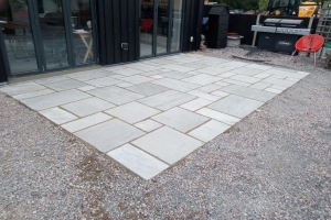 https://www.basedriveways.co.uk/wp-content/uploads/2022/06/Patios-11-300x200.jpg