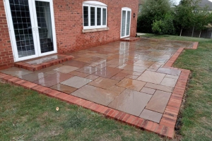 https://www.basedriveways.co.uk/wp-content/uploads/2022/06/Patios-2-300x200.jpg