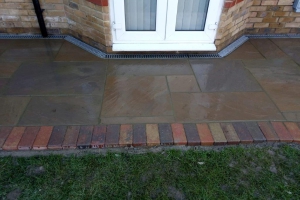 https://www.basedriveways.co.uk/wp-content/uploads/2022/06/Patios-5-300x200.jpg