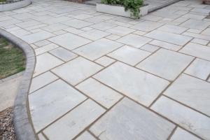 https://www.basedriveways.co.uk/wp-content/uploads/2022/06/Patios-7-300x200.jpg