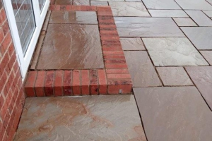 https://www.basedriveways.co.uk/wp-content/uploads/2022/06/Patios-8-300x200.jpg